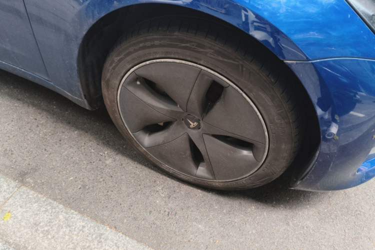 Used Tesla Model 3 2020 Refreshed Version Long-Range Rear-Wheel Drive Right Front Wheel Hub