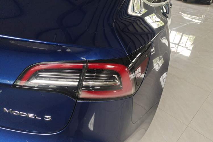 Used Tesla Model 3 2020 Revised Version Standard Range Rear-Wheel Drive – Upgraded Edition Right Rear Taillight