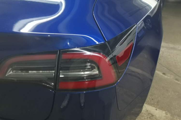Used Tesla Model 3 2020 Revised Version Standard Range Rear-Wheel Drive – Upgraded Edition Right Rear Taillight
