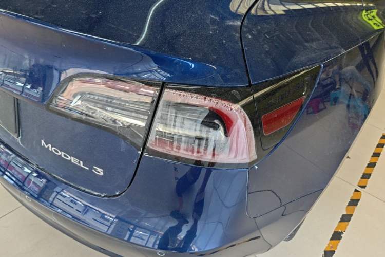 Used Tesla Model 3 2020 Revised Version Standard Range Rear-Wheel Drive – Upgraded Edition Right Rear Taillight