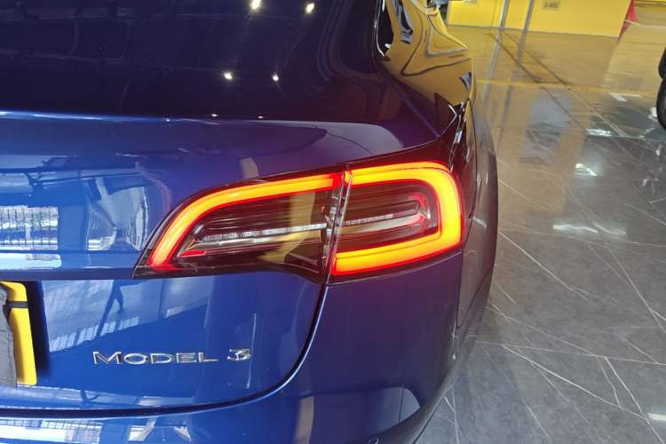 Used Tesla Model 3 2020 Standard Range Rear-Wheel Drive Upgraded Version Right Rear Taillight