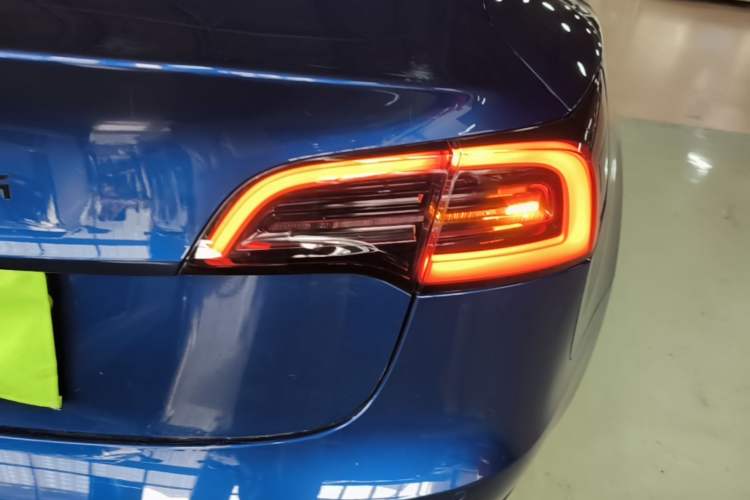 Used Tesla Model 3 2020 Standard Range Rear-Wheel Drive Upgraded Version Right Rear Taillight
