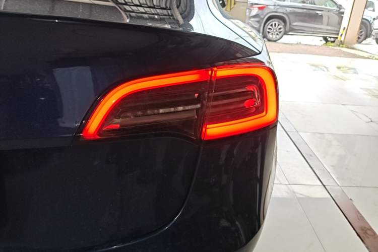 Used Tesla Model 3 2020 Standard Range Rear-Wheel Drive Upgraded Version Right Rear Taillight