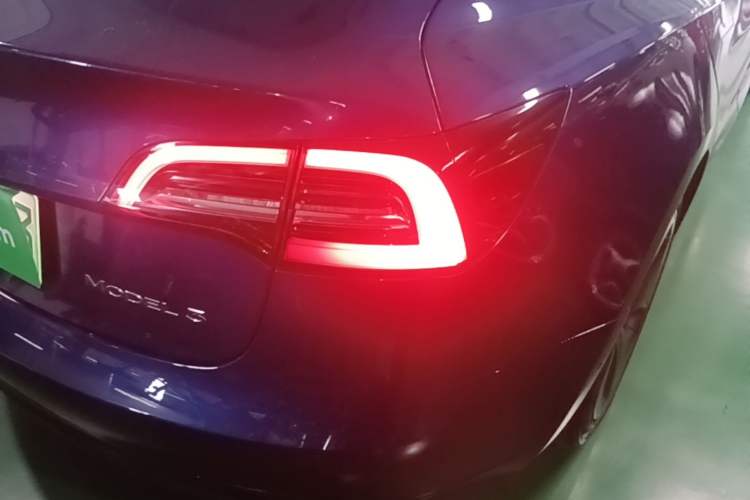 Used Tesla Model 3 2020 Standard Range Rear-Wheel Drive Upgraded Version Right Rear Taillight