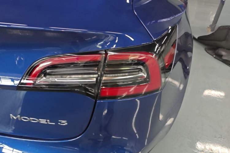 Used Tesla Model 3 2020 Revised Version Standard Range Rear-Wheel Drive – Upgraded Edition Right Rear Taillight