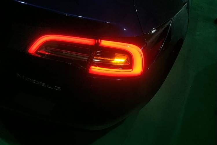 Used Tesla Model 3 2020 Standard Range Rear-Wheel Drive Upgraded Version Right Rear Taillight