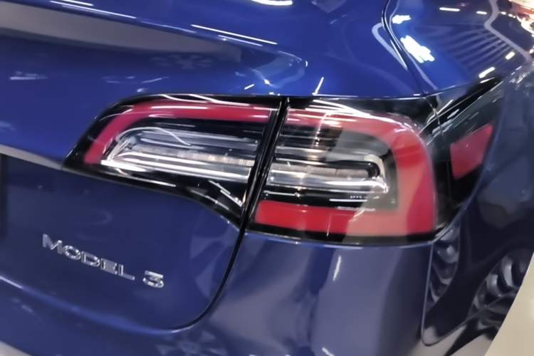 Used Tesla Model 3 2020 Revised Version Standard Range Rear-Wheel Drive – Upgraded Edition Right Rear Taillight