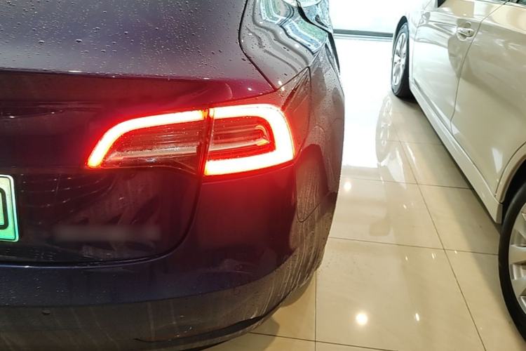 Used Tesla Model 3 2020 Revised Version Standard Range Rear-Wheel Drive – Upgraded Edition Right Rear Taillight