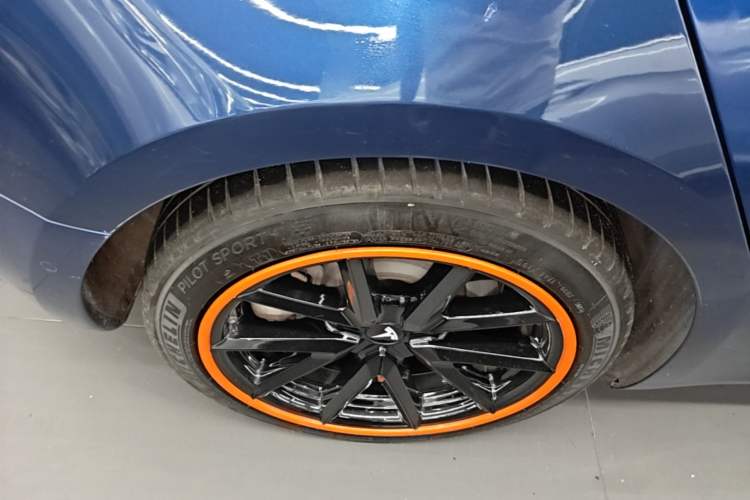 Used Tesla Model 3 2020 Standard Range Rear-Wheel Drive Upgraded Version Right Rear Wheel Hub