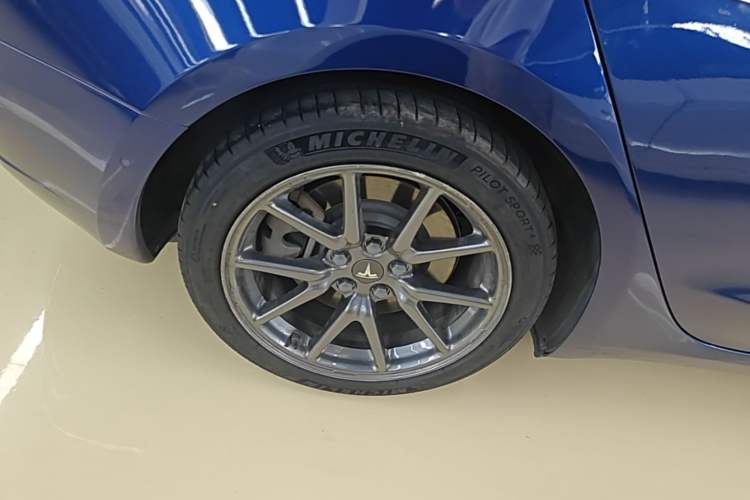 Used Tesla Model 3 2020 Standard Range Rear-Wheel Drive Upgraded Version Right Rear Wheel Hub