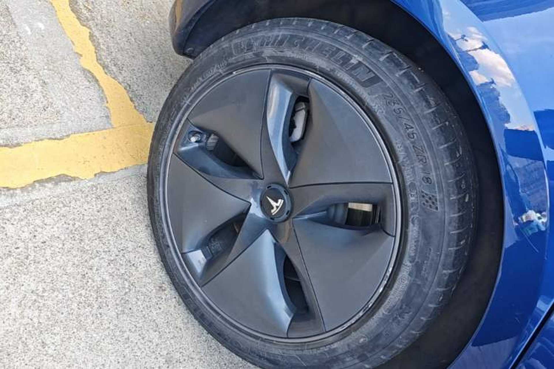 Used Tesla Model 3 2020 Revised Version Standard Range Rear-Wheel Drive – Upgraded Edition Right Rear Wheel Hub