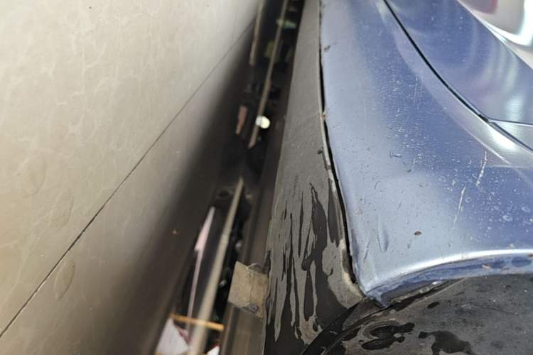 Used Tesla Model 3 2020 Revised Version Standard Range Rear-Wheel Drive – Upgraded Edition Right Side Sill