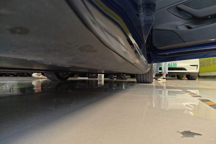 Used Tesla Model 3 2020 Revised Version Standard Range Rear-Wheel Drive – Upgraded Edition Right Side Sill