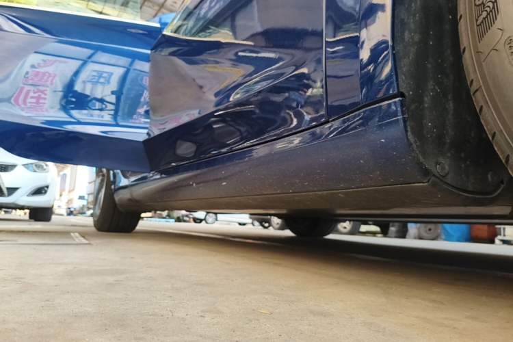 Used Tesla Model 3 2020 Revised Version Standard Range Rear-Wheel Drive – Upgraded Edition Right Side Sill