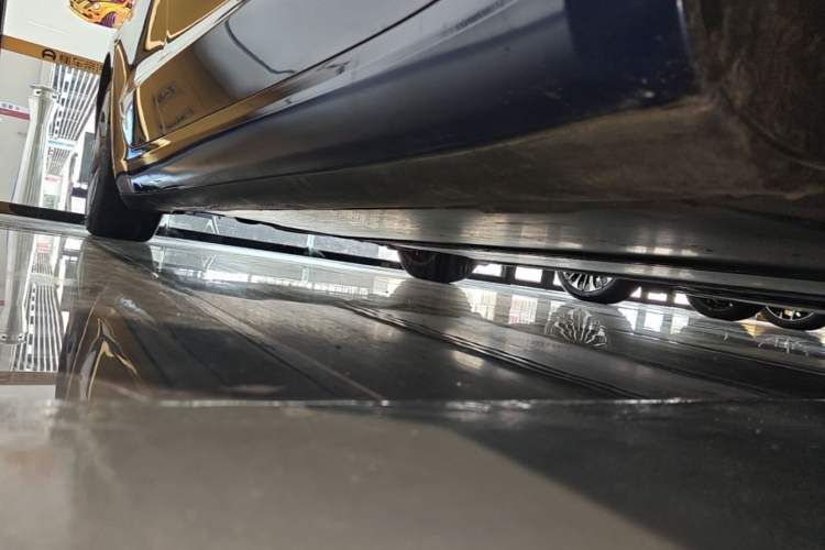 Used Tesla Model 3 2020 Standard Range Rear-Wheel Drive Upgraded Version Right Side Sill