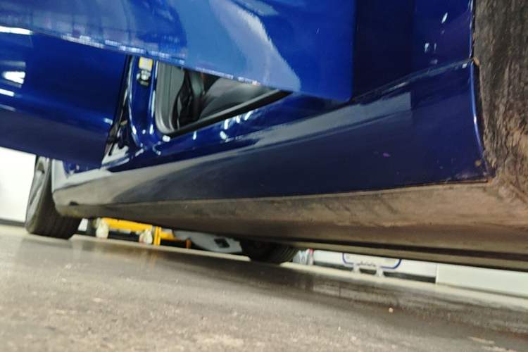 Used Tesla Model 3 2020 Standard Range Rear-Wheel Drive Upgraded Version Right Side Sill