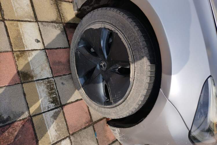 Used Tesla Model 3 2020 Standard Range Rear-Wheel Drive Upgraded Version Right Front Wheel Hub