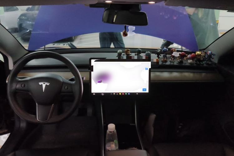 Used Tesla Model 3 2020 Revised Version Standard Range Rear-Wheel Drive – Upgraded Edition Center Console