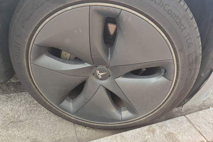 Used Tesla Model 3 2020 Standard Range Rear-Wheel Drive Upgraded Version Right Front Wheel Hub