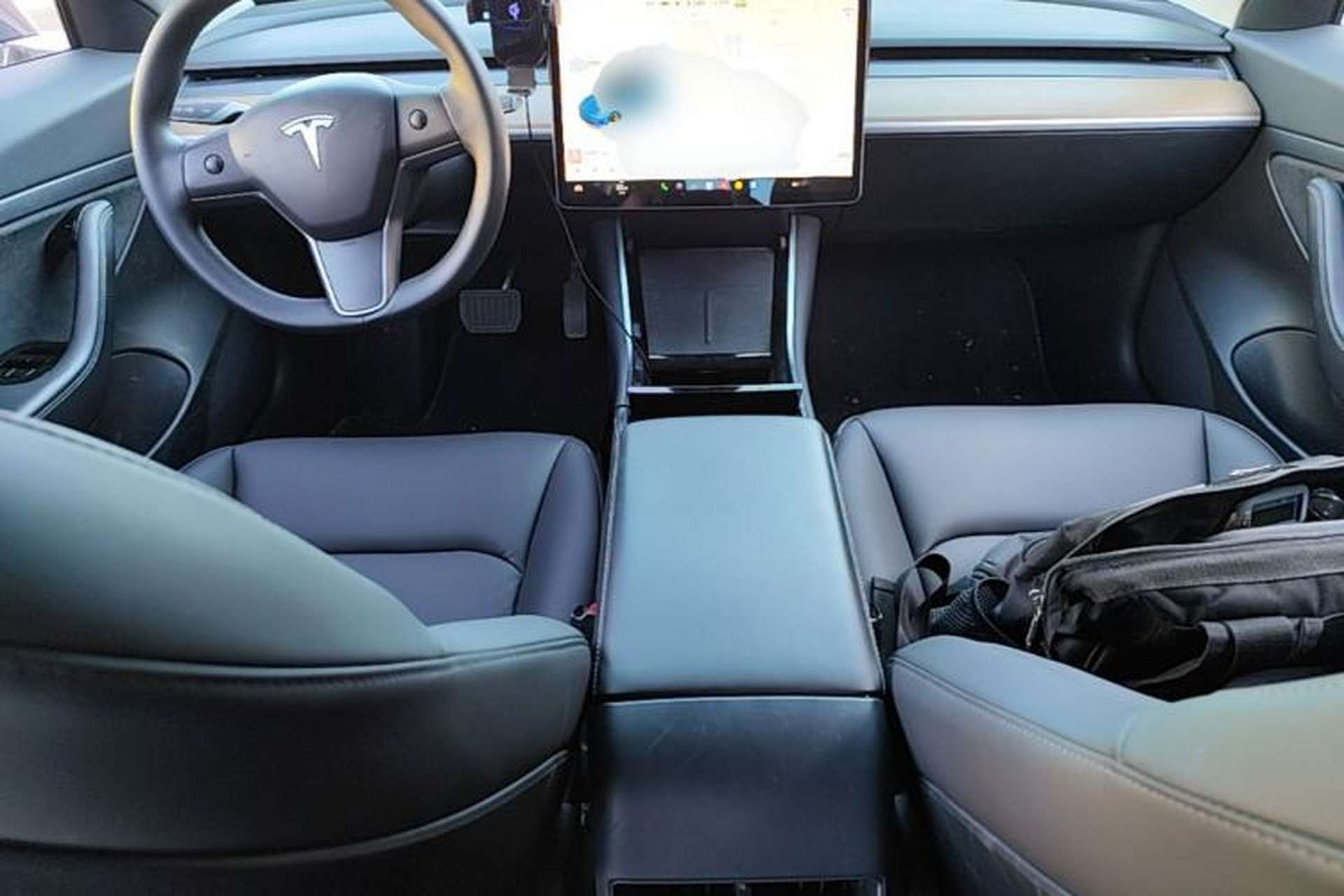 Used Tesla Model 3 2020 Revised Version Standard Range Rear-Wheel Drive – Upgraded Edition Center Console