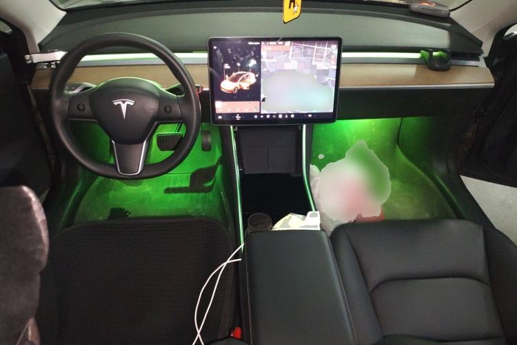 Used Tesla Model 3 2020 Revised Version Standard Range Rear-Wheel Drive – Upgraded Edition Center Console