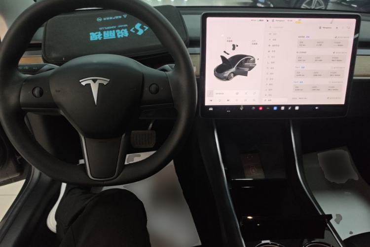 Used Tesla Model 3 2020 Revised Version Standard Range Rear-Wheel Drive – Upgraded Edition Center Console