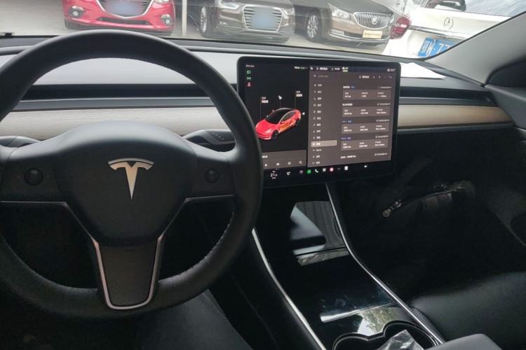 Used Tesla Model 3 2020 Revised Version Standard Range Rear-Wheel Drive – Upgraded Edition Center Console