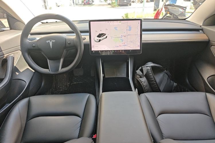 Used Tesla Model 3 2020 Revised Version Standard Range Rear-Wheel Drive – Upgraded Edition Center Console