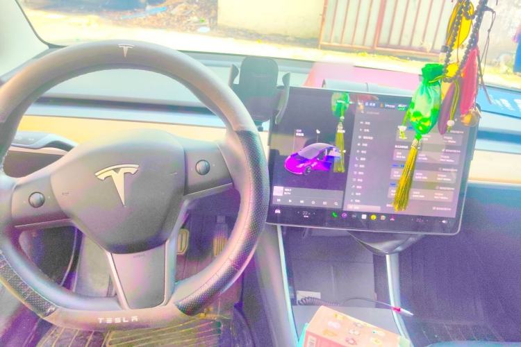 Used Tesla Model 3 2020 Revised Version Standard Range Rear-Wheel Drive – Upgraded Edition Center Console