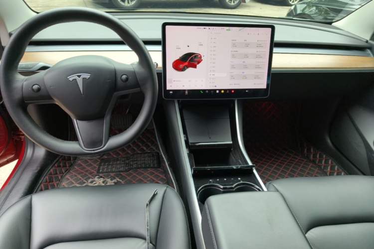 Used Tesla Model 3 2020 Revised Version Standard Range Rear-Wheel Drive – Upgraded Edition Center Console