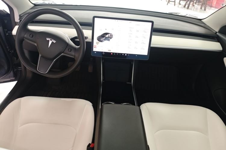 Used Tesla Model 3 2020 Revised Version Standard Range Rear-Wheel Drive – Upgraded Edition Center Console