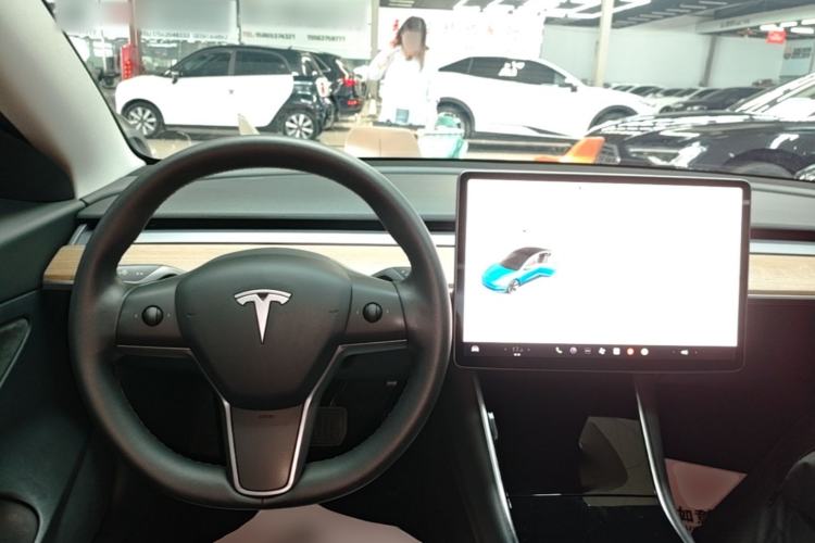 Used Tesla Model 3 2020 Revised Version Standard Range Rear-Wheel Drive – Upgraded Edition Center Console