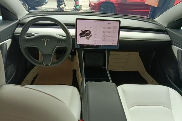 Used Tesla Model 3 2020 Revised Version Standard Range Rear-Wheel Drive – Upgraded Edition Center Console