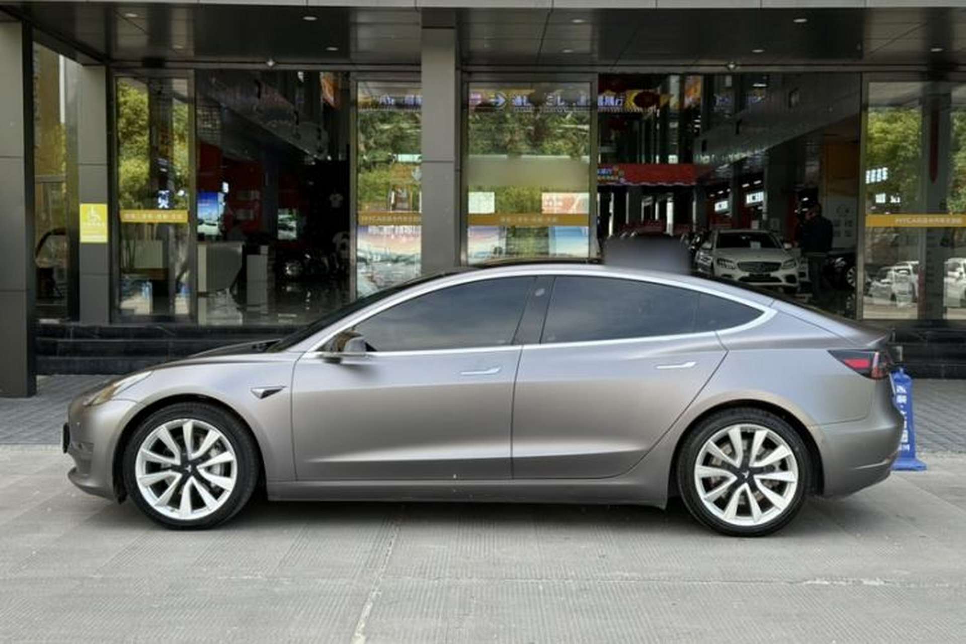 Used Tesla Model 3 2020 Long-Range Rear-Wheel-Drive Version Exterior 10