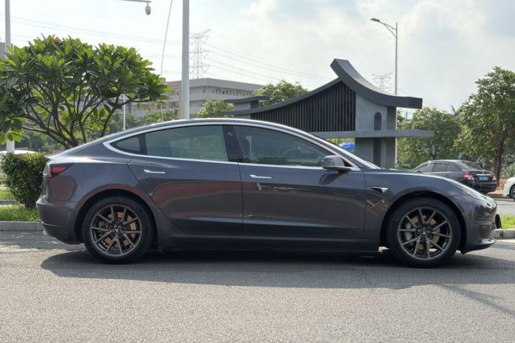 Used Tesla Model 3 2020 Refreshed Version Long-Range Rear-Wheel Drive Exterior 2