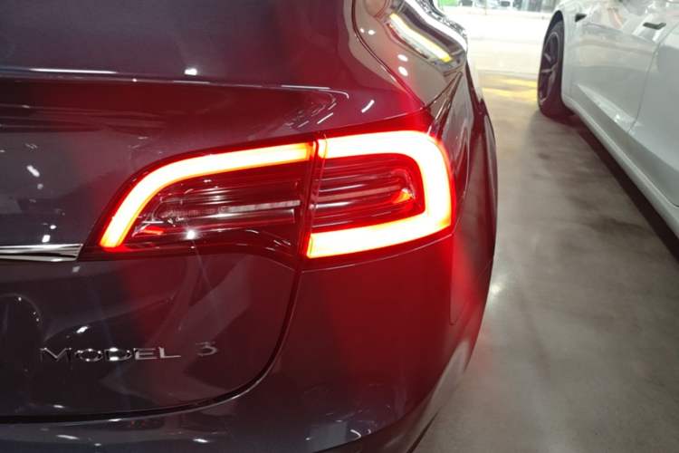 Used Tesla Model 3 2020 Standard Range Rear-Wheel Drive Upgraded Version Exterior 3