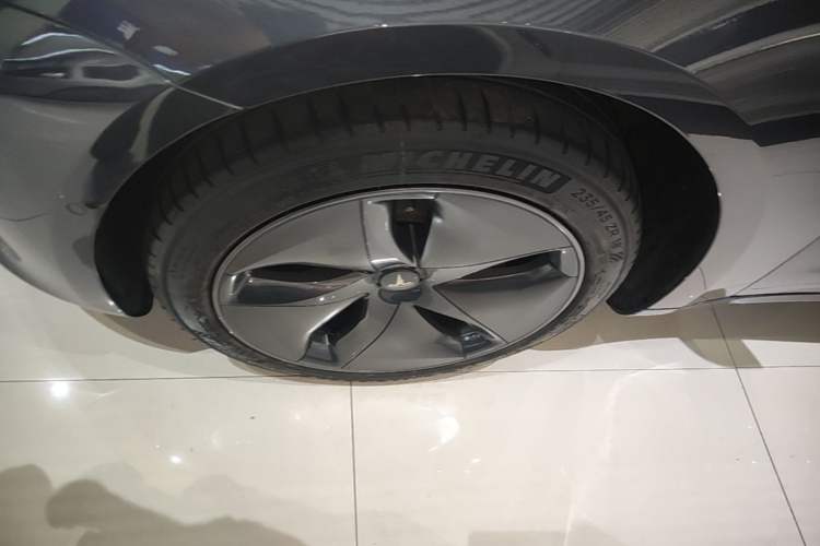 Used Tesla Model 3 2020 Standard Range Rear-Wheel Drive Upgraded Version Exterior 4