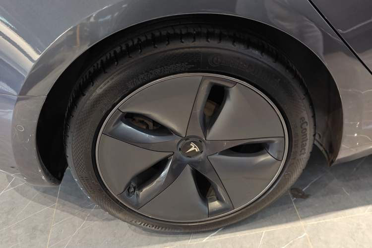 Used Tesla Model 3 2020 Refreshed Version Long-Range Rear-Wheel Drive Exterior 5