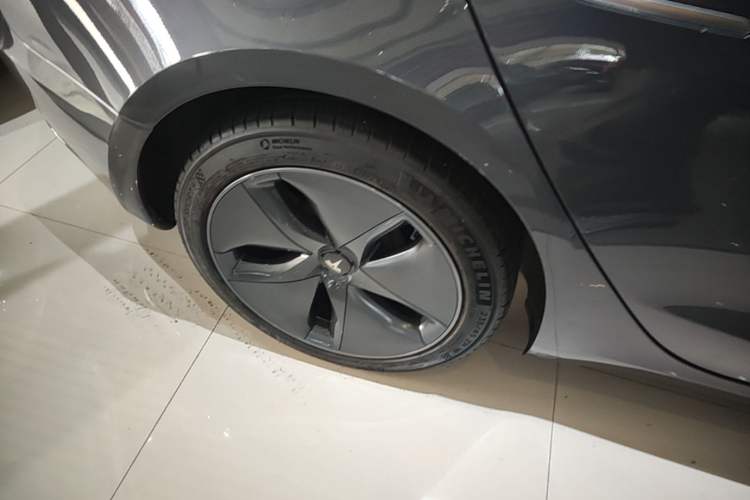 Used Tesla Model 3 2020 Standard Range Rear-Wheel Drive Upgraded Version Exterior 5