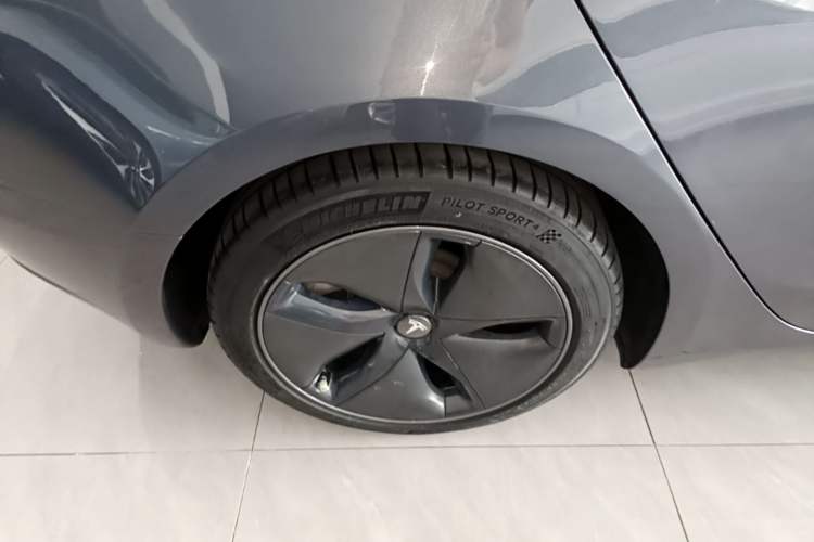 Used Tesla Model 3 2020 Standard Range Rear-Wheel Drive Upgraded Version Exterior 5