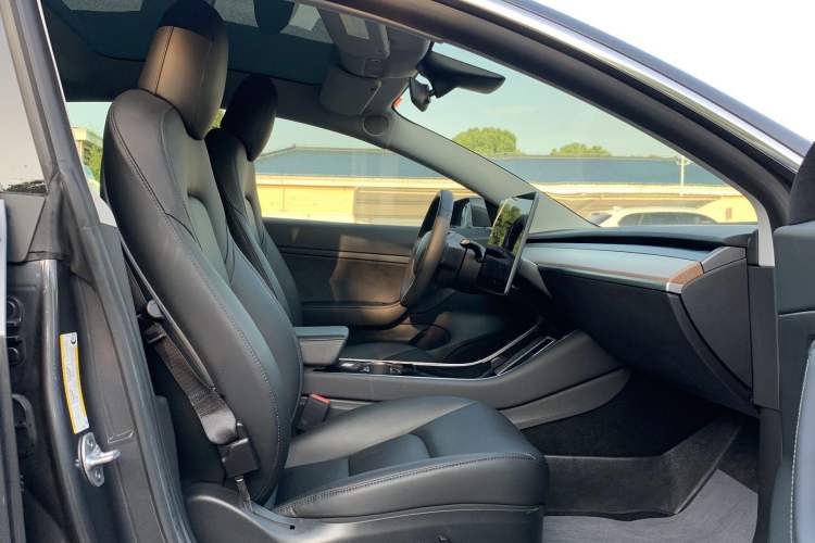 Used Tesla Model 3 2020 Standard Range Rear-Wheel Drive Upgraded Version Interior 1