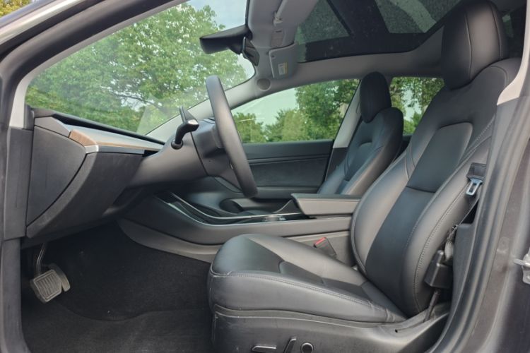 Used Tesla Model 3 2020 Revised Version Standard Range Rear-Wheel Drive – Upgraded Edition Interior 1