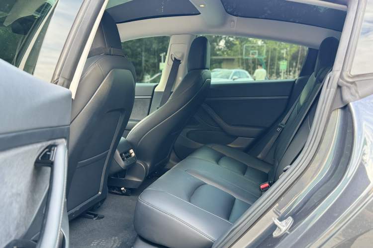 Used Tesla Model 3 2020 Revised Version Standard Range Rear-Wheel Drive – Upgraded Edition Interior 3