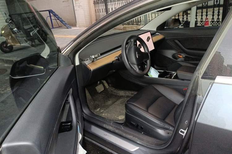 Used Tesla Model 3 2020 Standard Range Rear-Wheel Drive Upgraded Version Interior 3