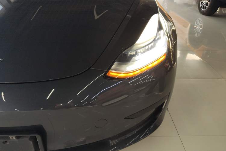 Used Tesla Model 3 2020 Revised Version Standard Range Rear-Wheel Drive – Upgraded Edition Left Front Headlight