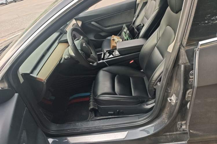 Used Tesla Model 3 2020 Long-Range Rear-Wheel-Drive Version Left Front Seat