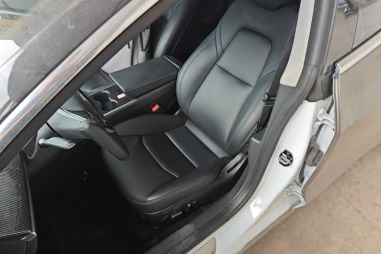 Used Tesla Model 3 2020 Revised Version Standard Range Rear-Wheel Drive – Upgraded Edition Left Front Seat