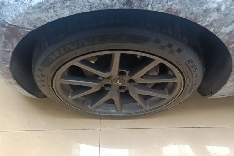 Used Tesla Model 3 2020 Revised Version Standard Range Rear-Wheel Drive – Upgraded Edition Left Front Wheel Hub