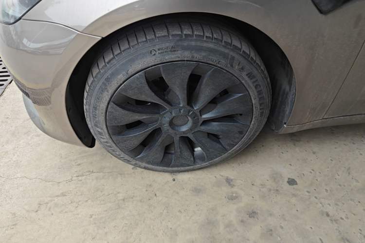 Used Tesla Model 3 2020 Revised Version Standard Range Rear-Wheel Drive – Upgraded Edition Left Front Wheel Hub