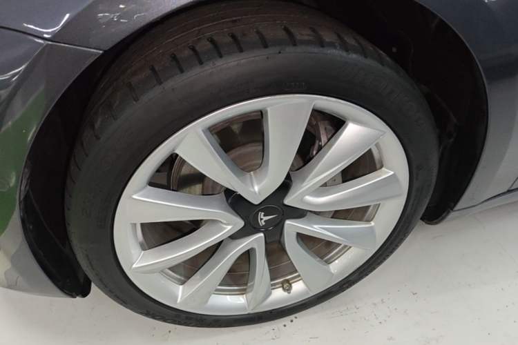 Used Tesla Model 3 2020 Refreshed Version Long-Range Rear-Wheel Drive Left Front Wheel Hub